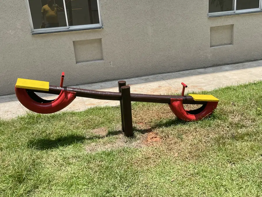 Playground PHD — gangorra pneu condominio gramado