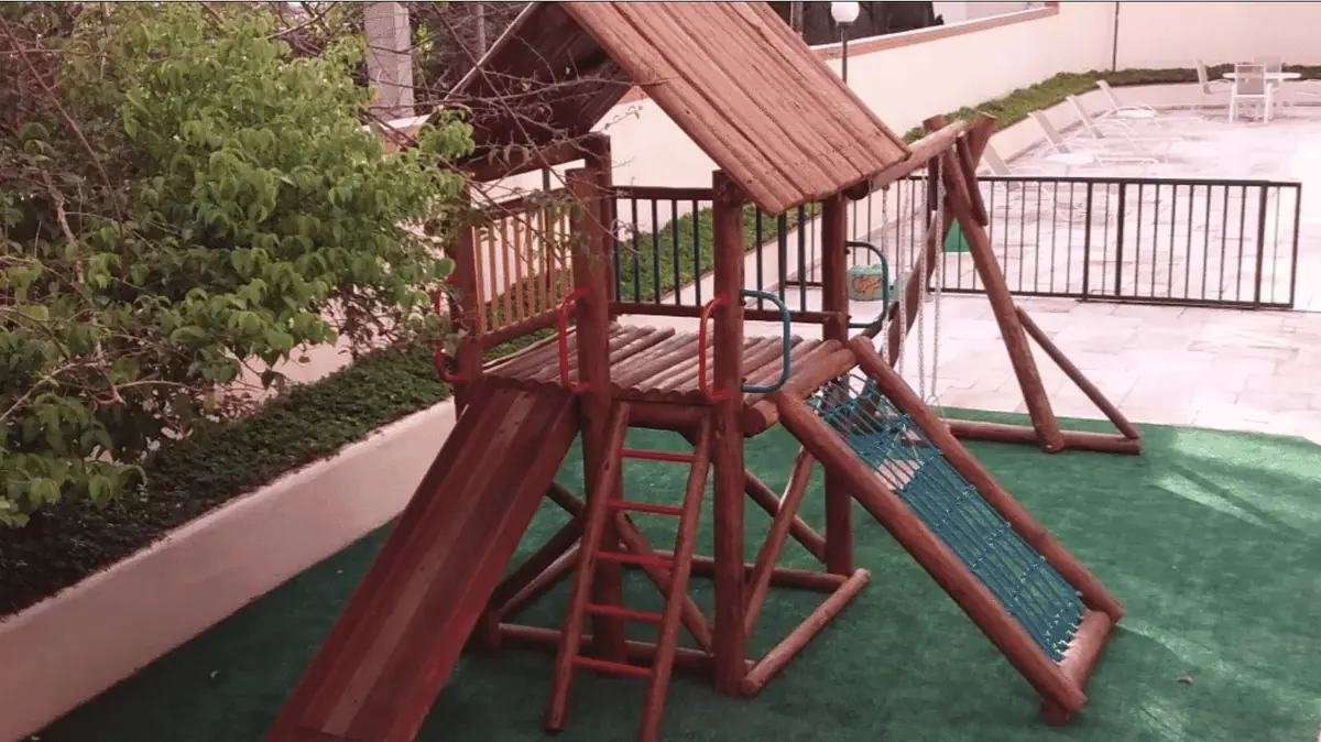 Playground Casa Do Tarzan compacto
