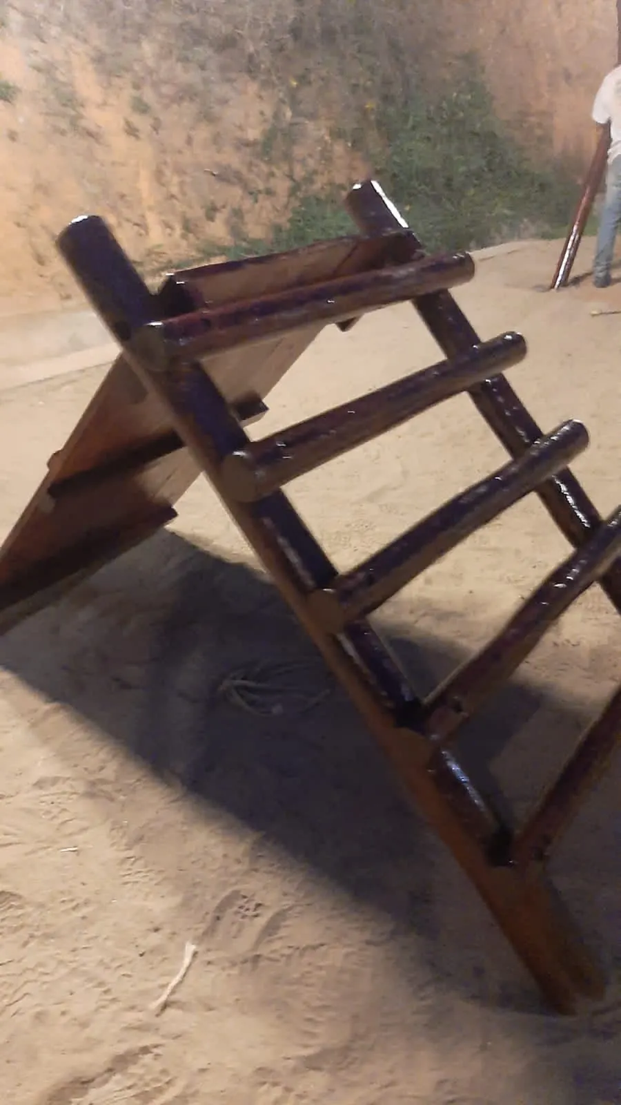 Trepa-trepa triangular em praca publica