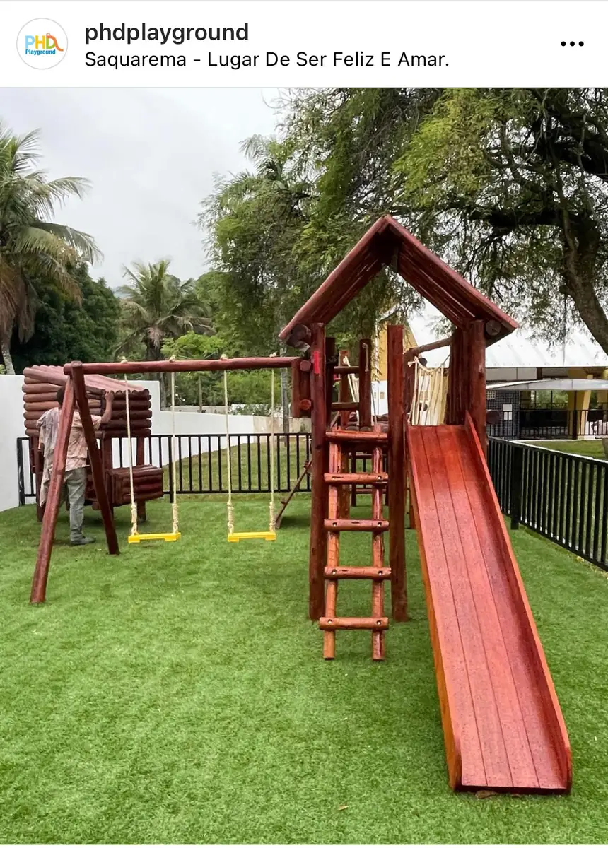 Playground PHD grama sintética vista geral