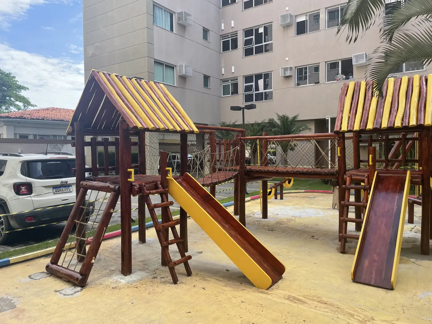 Playground PHD condomínio com areia