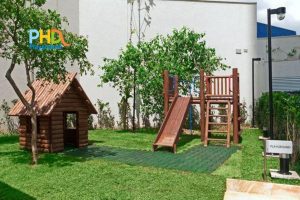 Playgrounds infantis: descubra as vantagens e desvantagens de cada material